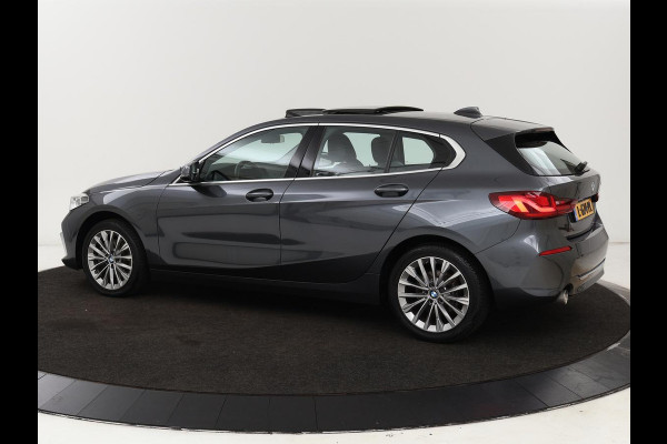 BMW 1-serie 118i Business Edition | Luxury Line | Panoramadak | Leder | Stoel & stuurverwarming | Camera | Carplay | Full LED | Live Cockpit | Navigatie | HiFi System | Parkeerhulp | Climate control