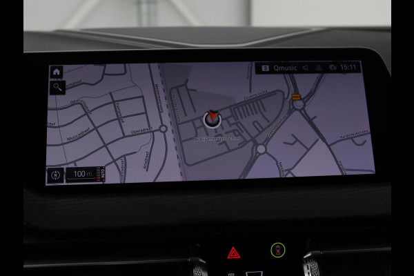 BMW 1-serie 118i Business Edition | Luxury Line | Panoramadak | Leder | Stoel & stuurverwarming | Camera | Carplay | Full LED | Live Cockpit | Navigatie | HiFi System | Parkeerhulp | Climate control