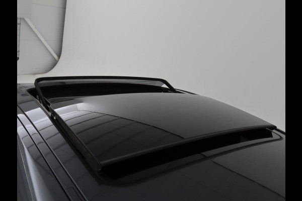 BMW 1-serie 118i Business Edition | Luxury Line | Panoramadak | Leder | Stoel & stuurverwarming | Camera | Carplay | Full LED | Live Cockpit | Navigatie | HiFi System | Parkeerhulp | Climate control