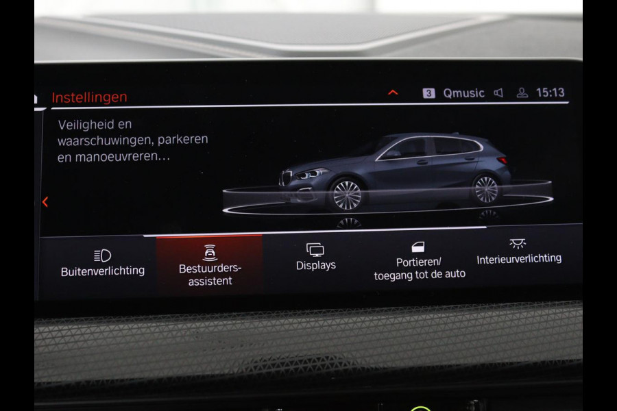 BMW 1-serie 118i Business Edition | Luxury Line | Panoramadak | Leder | Stoel & stuurverwarming | Camera | Carplay | Full LED | Live Cockpit | Navigatie | HiFi System | Parkeerhulp | Climate control