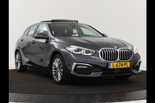 BMW 1-serie 118i Business Edition | Luxury Line | Panoramadak | Leder | Stoel & stuurverwarming | Camera | Carplay | Full LED | Live Cockpit | Navigatie | HiFi System | Parkeerhulp | Climate control