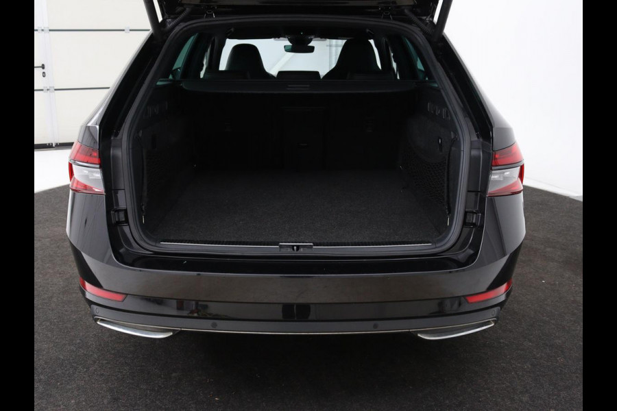 Škoda Superb 1.4 TSI iV Sportline | Leder/Alcantara | Stoel & stuurverwarming | Adaptive cruise | Matrix LED | Camera | Navigatie | Keyless | Carplay | Navigatie | Memory | Virtual Cockpit | PHEV