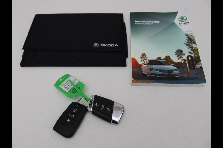 Škoda Superb 1.4 TSI iV Sportline | Leder/Alcantara | Stoel & stuurverwarming | Adaptive cruise | Matrix LED | Camera | Navigatie | Keyless | Carplay | Navigatie | Memory | Virtual Cockpit | PHEV
