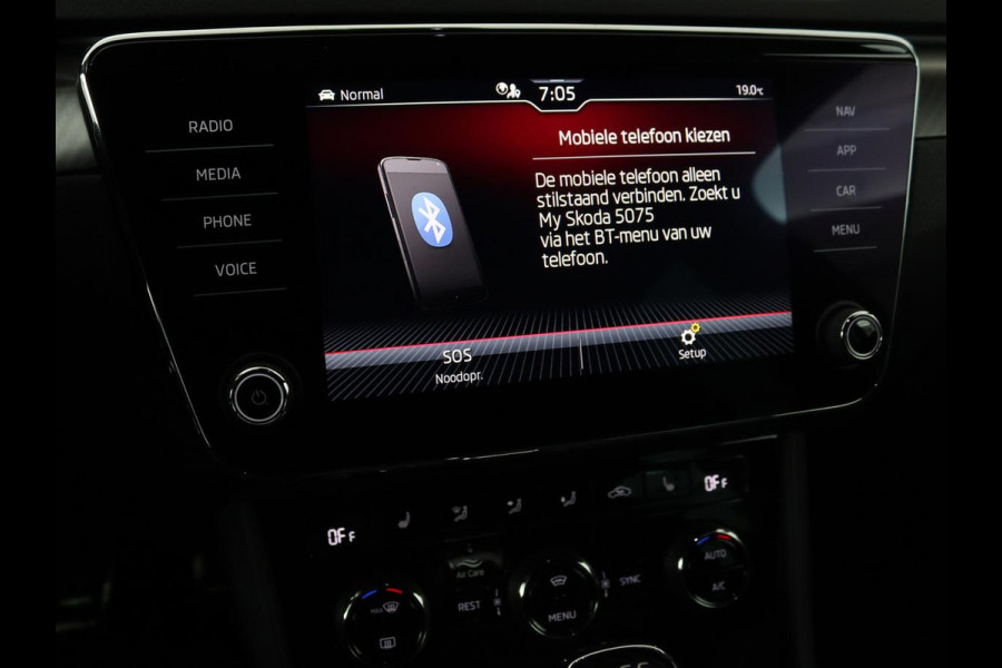 Škoda Superb 1.4 TSI iV Sportline | Leder/Alcantara | Stoel & stuurverwarming | Adaptive cruise | Matrix LED | Camera | Navigatie | Keyless | Carplay | Navigatie | Memory | Virtual Cockpit | PHEV