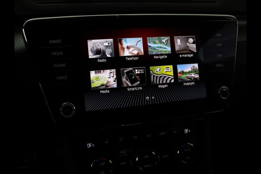 Škoda Superb 1.4 TSI iV Sportline | Leder/Alcantara | Stoel & stuurverwarming | Adaptive cruise | Matrix LED | Camera | Navigatie | Keyless | Carplay | Navigatie | Memory | Virtual Cockpit | PHEV