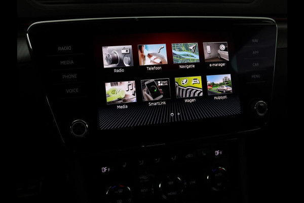 Škoda Superb 1.4 TSI iV Sportline | Leder/Alcantara | Stoel & stuurverwarming | Adaptive cruise | Matrix LED | Camera | Navigatie | Keyless | Carplay | Navigatie | Memory | Virtual Cockpit | PHEV