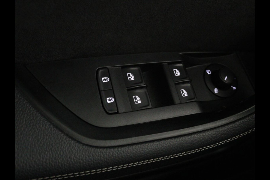Škoda Superb 1.4 TSI iV Sportline | Leder/Alcantara | Stoel & stuurverwarming | Adaptive cruise | Matrix LED | Camera | Navigatie | Keyless | Carplay | Navigatie | Memory | Virtual Cockpit | PHEV