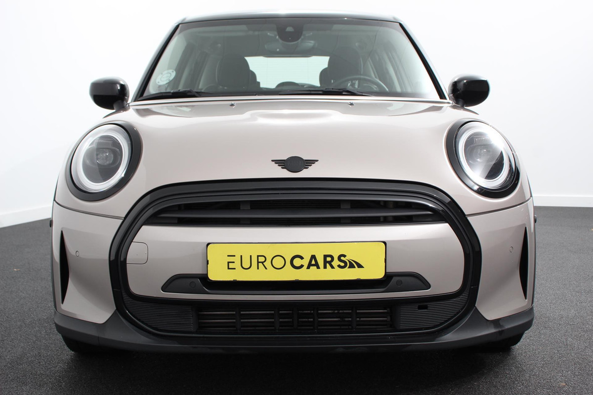 MINI Mini 1.5 Cooper Maximise Steptronic 5 deurs | Navigatie | Apple Carplay/Android Auto | Camera | Parkeer sensoren | Airco | Dab | Cruise Control | Led MINI Mini 1.5 Cooper Maximise Steptronic 5 deurs | Navigatie | Apple Carplay/Android Auto | Camera | Parkeer sensoren | Airco | Dab | Cruise Control | Led