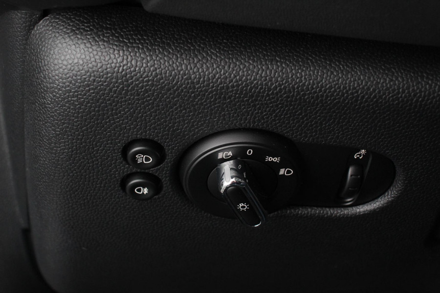 MINI Mini 1.5 Cooper Maximise Steptronic 5 deurs | Navigatie | Apple Carplay/Android Auto | Camera | Parkeer sensoren | Airco | Dab | Cruise Control | Led