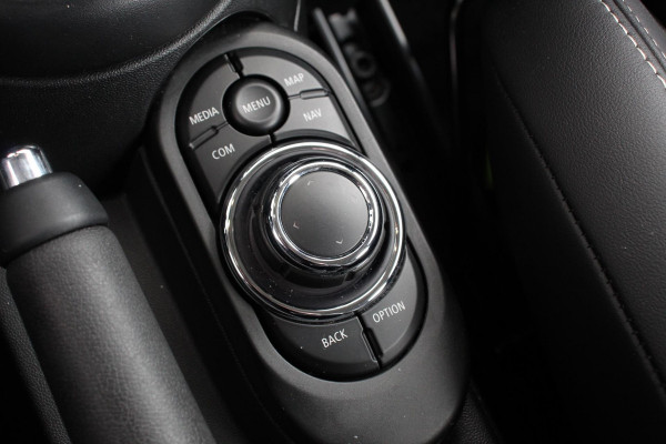 MINI Mini 1.5 Cooper Maximise Steptronic 5 deurs | Navigatie | Apple Carplay/Android Auto | Camera | Parkeer sensoren | Airco | Dab | Cruise Control | Led