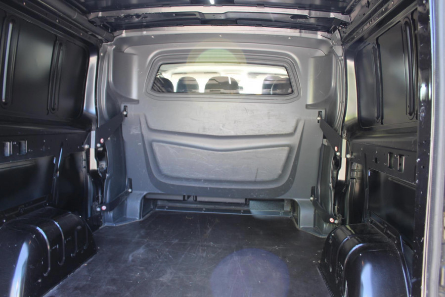 Renault Trafic 1.6 dCi T29 L2H1 DC Formula Edition Energy 5 PERS NW APK EMISSIE 6VOL LEDER CRUISE TREKHAAK DUBB. SCHUIFDEUREN