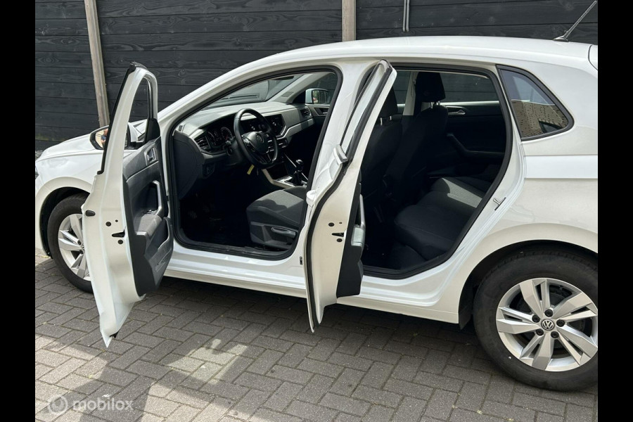 Volkswagen Polo 1.0 TSI 95 PK Comfortline Clima / carplay / camera / ad.cruise / pdc / 64.711KM!!!