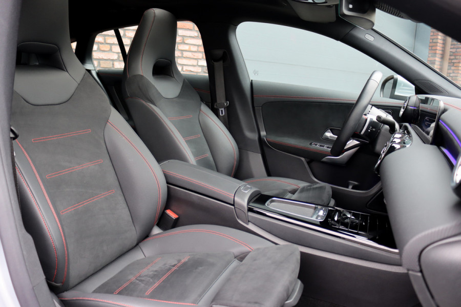 Mercedes-Benz CLA-Klasse Shooting Brake 250 e Star Edition AMG Line Aut8 | Panoramadak | Distronic | Memory | Trekhaak | Verwarmd Stuurwiel | HUD | Multibeam LED | Keyless Go | Advanced Sound System |