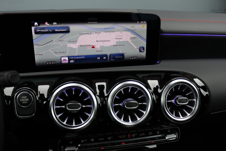 Mercedes-Benz CLA-Klasse Shooting Brake 250 e Star Edition AMG Line Aut8 | Panoramadak | Distronic | Memory | Trekhaak | Verwarmd Stuurwiel | HUD | Multibeam LED | Keyless Go | Advanced Sound System |