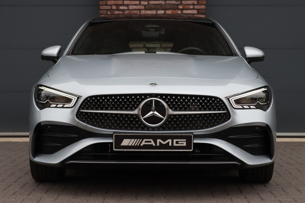 Mercedes-Benz CLA-Klasse Shooting Brake 250 e Star Edition AMG Line Aut8 | Panoramadak | Distronic | Memory | Trekhaak | Verwarmd Stuurwiel | HUD | Multibeam LED | Keyless Go | Advanced Sound System |