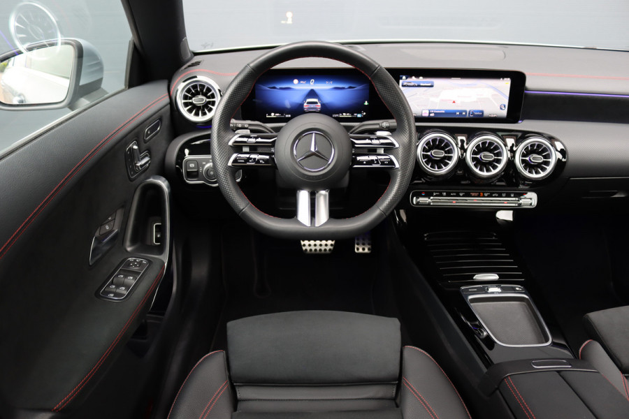 Mercedes-Benz CLA-Klasse Shooting Brake 250 e Star Edition AMG Line Aut8 | Panoramadak | Distronic | Memory | Trekhaak | Verwarmd Stuurwiel | HUD | Multibeam LED | Keyless Go | Advanced Sound System |