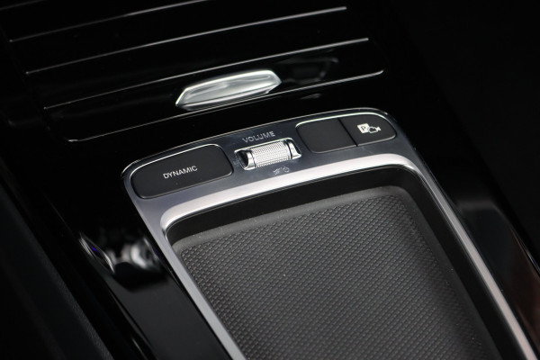 Mercedes-Benz CLA-Klasse Shooting Brake 250 e Star Edition AMG Line Aut8 | Panoramadak | Distronic | Memory | Trekhaak | Verwarmd Stuurwiel | HUD | Multibeam LED | Keyless Go | Advanced Sound System |