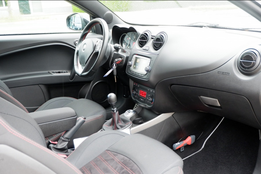 Alfa Romeo MiTo 0.9 T. Air Sport 105pk Navi 1ste Eigen! Rijklaar 12MND BOVAG