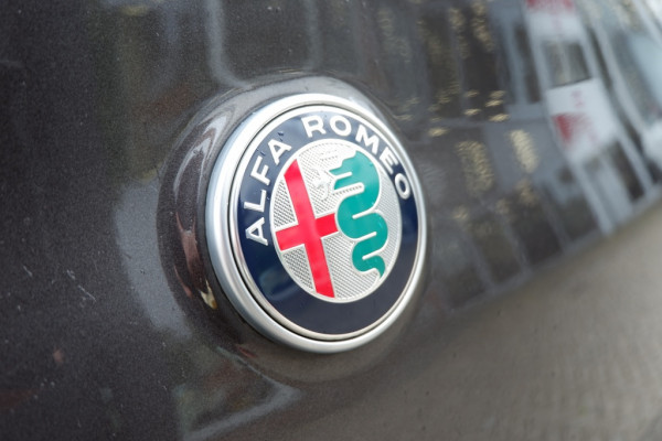 Alfa Romeo MiTo 0.9 T. Air Sport 105pk Navi 1ste Eigen! Rijklaar 12MND BOVAG