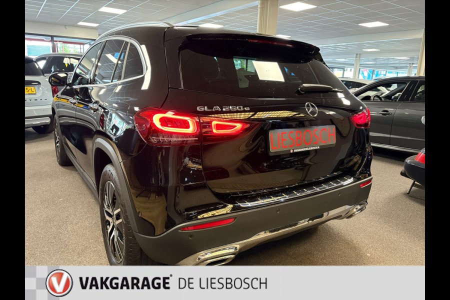 Mercedes-Benz GLA 250 e Progressive led verlichting / sfeer verlichting / camera /