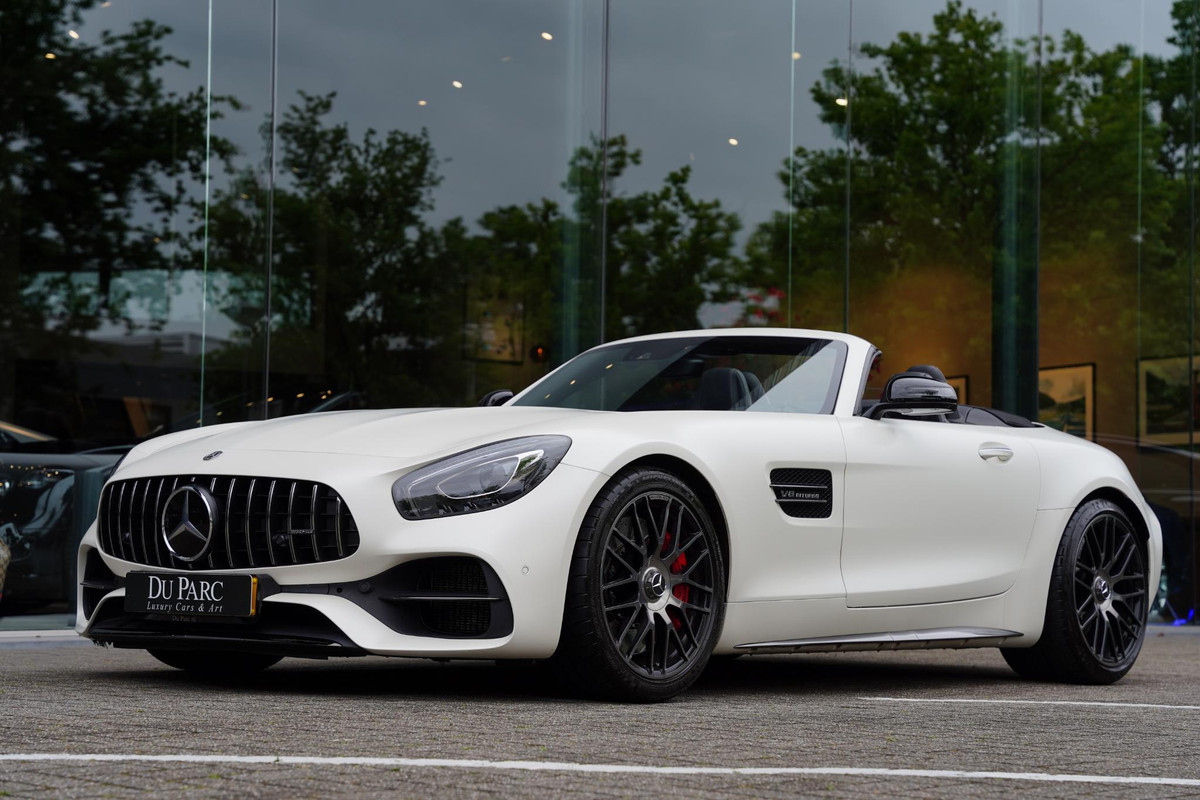 Mercedes-Benz AMG GT Roadster 4.0 C 29 D.Km Edition 50 1 of 500 Mercedes-Benz AMG GT Roadster 4.0 C 29 D.Km Edition 50 1 of 500