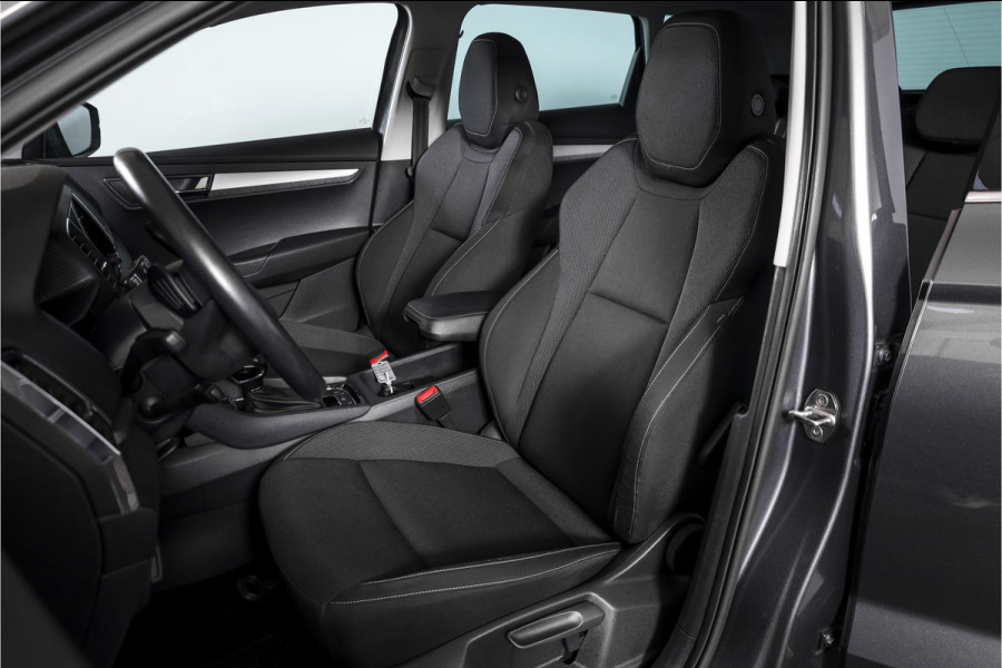 Škoda Karoq 1.5 TSI ACT 150 PK Business Edition Plus - Automaat | Dig.Cockpit | Adapt.Cruise | Stoel-+Stuurverw. | PDC | Camera | NAV + App.Connect | ECC | DAB | LM 17" |
