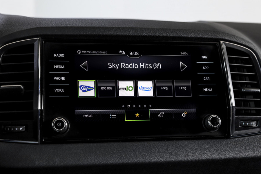 Škoda Karoq 1.5 TSI ACT 150 PK Business Edition Plus - Automaat | Dig.Cockpit | Adapt.Cruise | Stoel-+Stuurverw. | PDC | Camera | NAV + App.Connect | ECC | DAB | LM 17" |
