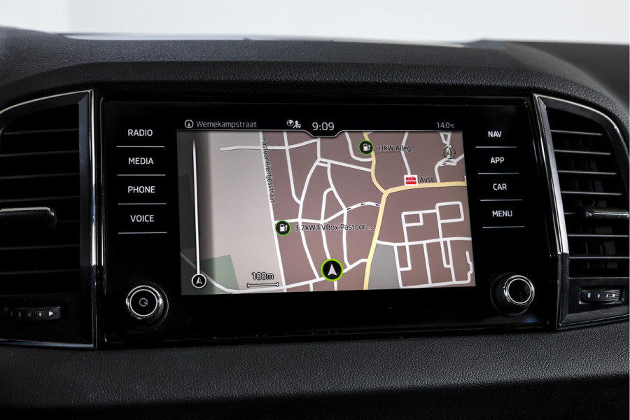 Škoda Karoq 1.5 TSI ACT 150 PK Business Edition Plus - Automaat | Dig.Cockpit | Adapt.Cruise | Stoel-+Stuurverw. | PDC | Camera | NAV + App.Connect | ECC | DAB | LM 17" |