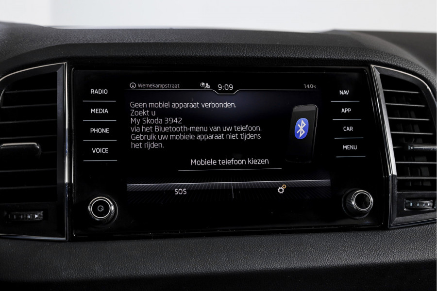 Škoda Karoq 1.5 TSI ACT 150 PK Business Edition Plus - Automaat | Dig.Cockpit | Adapt.Cruise | Stoel-+Stuurverw. | PDC | Camera | NAV + App.Connect | ECC | DAB | LM 17" |