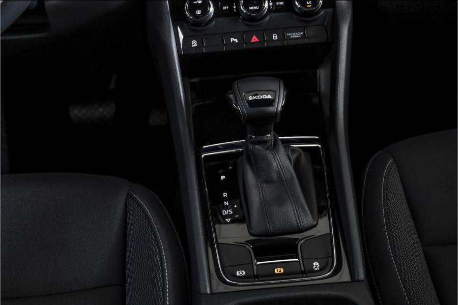 Škoda Karoq 1.5 TSI ACT 150 PK Business Edition Plus - Automaat | Dig.Cockpit | Adapt.Cruise | Stoel-+Stuurverw. | PDC | Camera | NAV + App.Connect | ECC | DAB | LM 17" |
