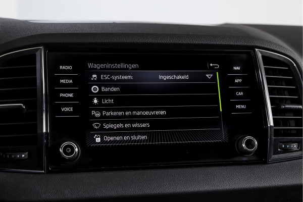 Škoda Karoq 1.5 TSI ACT 150 PK Business Edition Plus - Automaat | Dig.Cockpit | Adapt.Cruise | Stoel-+Stuurverw. | PDC | Camera | NAV + App.Connect | ECC | DAB | LM 17" |