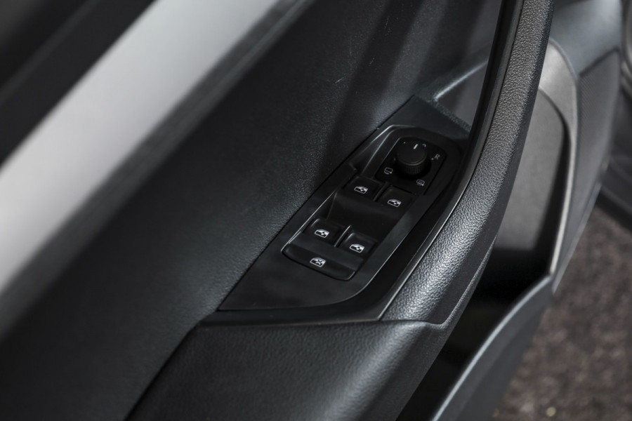 Škoda Karoq 1.5 TSI ACT 150 PK Business Edition Plus - Automaat | Dig.Cockpit | Adapt.Cruise | Stoel-+Stuurverw. | PDC | Camera | NAV + App.Connect | ECC | DAB | LM 17" |