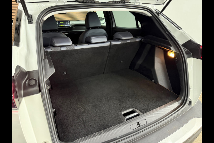 Peugeot 2008 1.2 PureTech Blue Lease Allure Automaat | Trekhaak | Carplay