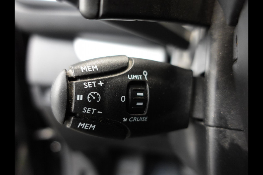 Opel Vivaro 2.0 CDTI L3H1 Dubbele Cabine 145PK Automaat Airco Navi Trekhaak*
