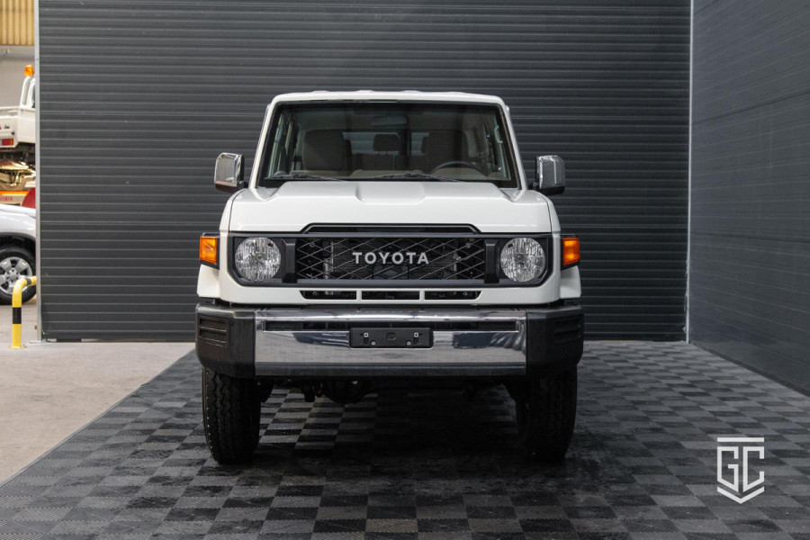 Toyota Land Cruiser GRJ76 E