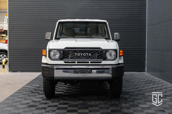 Toyota Land Cruiser GRJ76 E