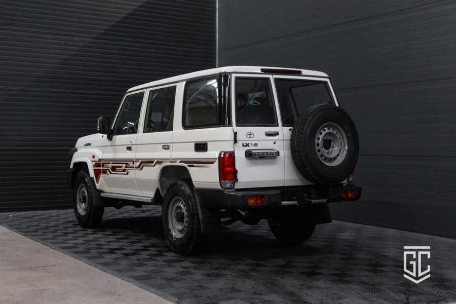 Toyota Land Cruiser GRJ76 E
