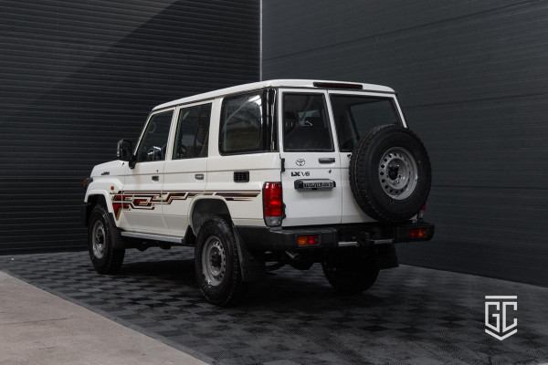 Toyota Land Cruiser GRJ76 E