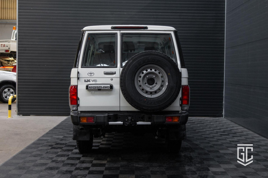 Toyota Land Cruiser GRJ76 E
