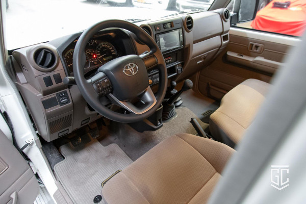 Toyota Land Cruiser GRJ76 E