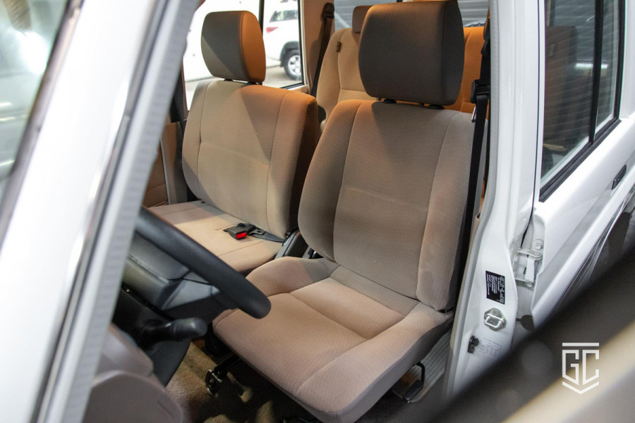 Toyota Land Cruiser GRJ76 E