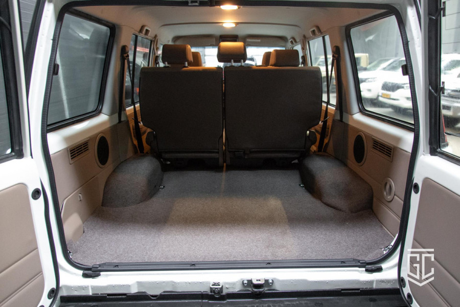 Toyota Land Cruiser GRJ76 E