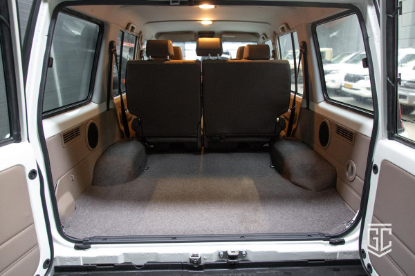 Toyota Land Cruiser GRJ76 E