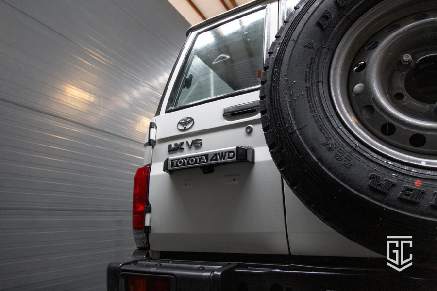 Toyota Land Cruiser GRJ76 E