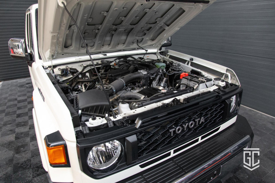 Toyota Land Cruiser GRJ76 E