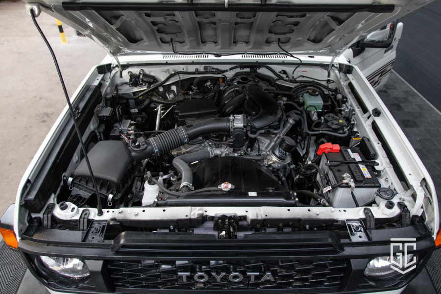 Toyota Land Cruiser GRJ76 E