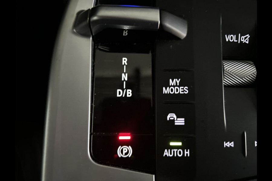 BMW iX1 xDrive30 Launch Edition 67 kWh Privacy Glass | Premium pakket | Comfort Pakket | Achteruitrijcamera | Winterset! | Soh (batterijcheck) 100%