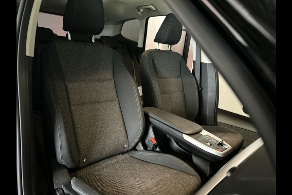 BMW iX1 xDrive30 Launch Edition 67 kWh Privacy Glass | Premium pakket | Comfort Pakket | Achteruitrijcamera | Winterset! | Soh (batterijcheck) 100%