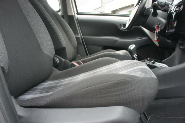 Peugeot 108 1.0 e-VTi 72pk Automaat Clima|Camera|CarPlay|Velgen