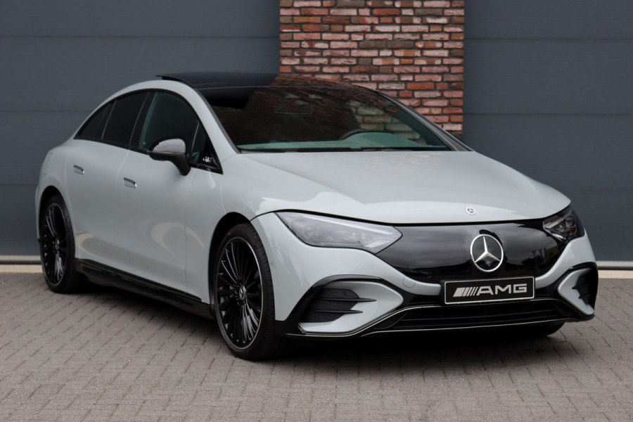 Mercedes-Benz EQE 300 AMG Line 89 kWh | Hyperscreen |  Achterasbesturing | Distronic+ | Panoramadak | Burmester | Digital Light | Verwarmd Stuurwiel | Warmtepomp | Luchtkwaliteitspakket |